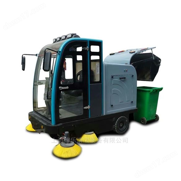 四輪電動駕駛式掃地車