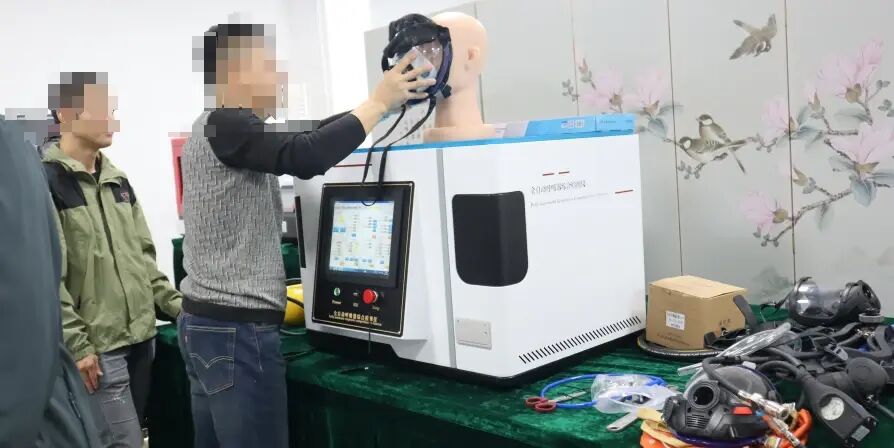 國內(nèi)某檢測中心專家蒞臨上海理濤參觀考察全自動呼吸器綜合檢測儀